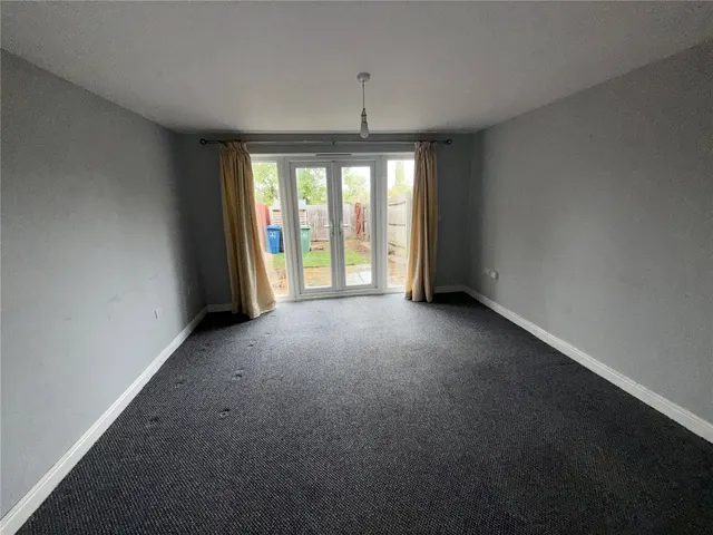 Photo 3 — Campion Grove, Stafford, Staffordshire, ST16