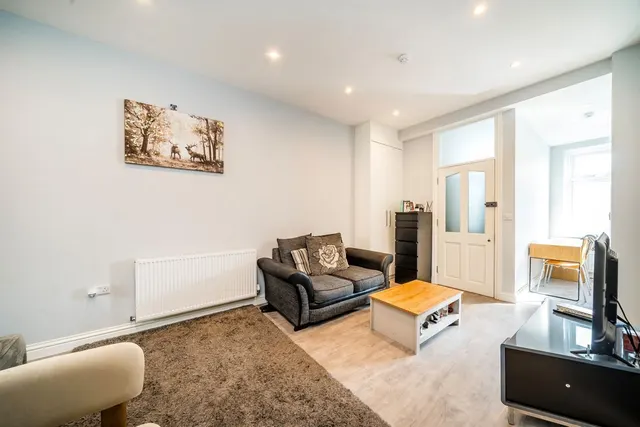 Bond Street, W5, photo 2