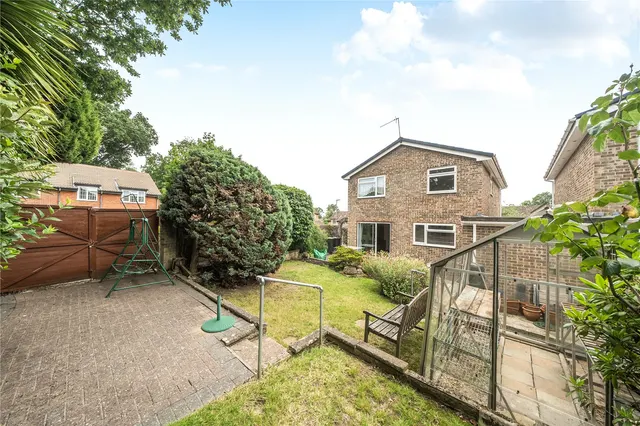 Photo 3 — Michelmersh Close, Rownhams, Southampton, Hampshire, SO16 8DX