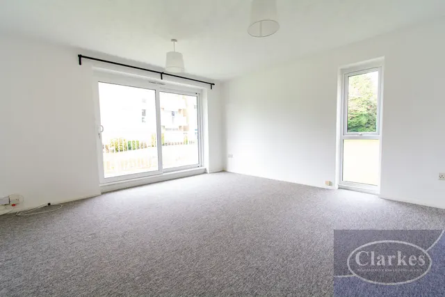 Bed First Floor Flat in Meyrick Park, photo 3