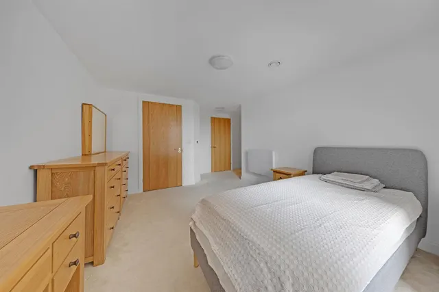 High Street, Cobham, KT11, photo 3