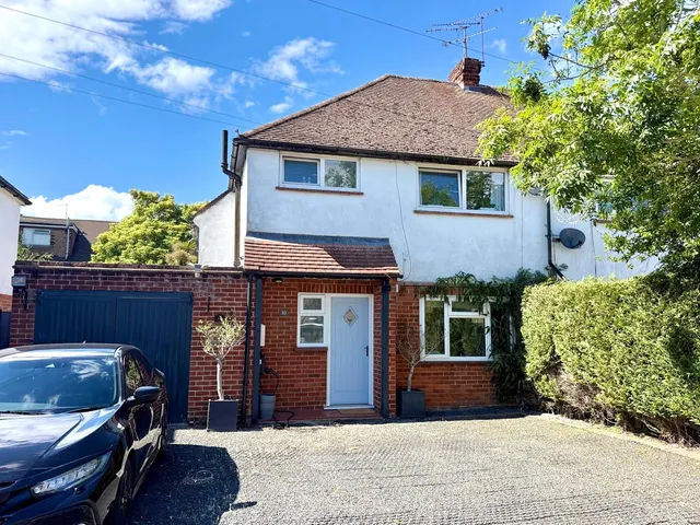 Maybury Close, Frimley, Camberley, Surrey, GU16 7HH, photo 1