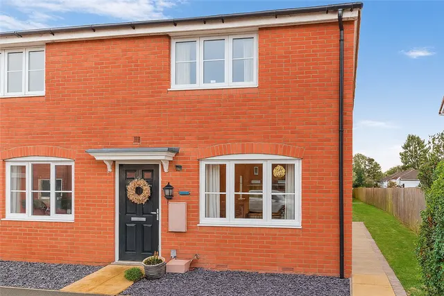 Greenacre Place, Newbury, RG14, photo 1