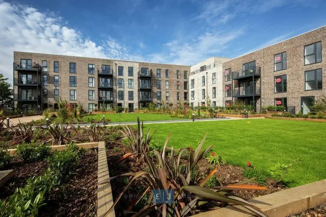 Academy Way, Loughton, IG10, photo 1