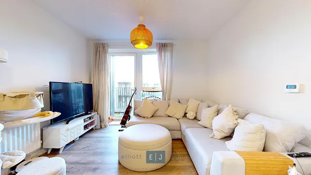 Academy Way, Loughton, IG10, photo 3