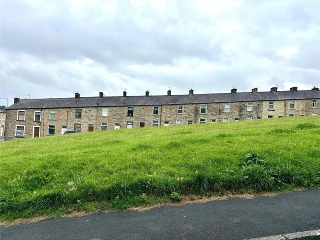 Levant Street, Padiham, BB12, photo 2