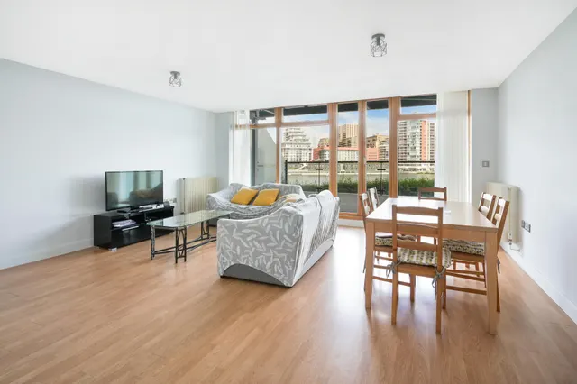 Western Beach Apartments, London, E16, photo 1