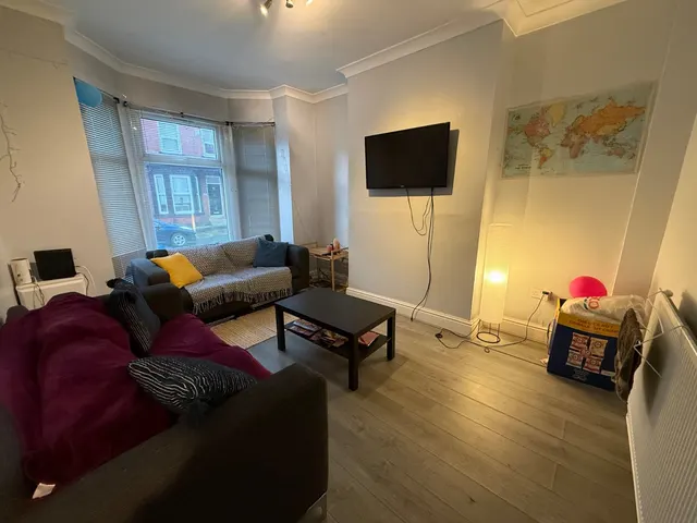 Hessle View, Hyde Park, LS6, photo 1