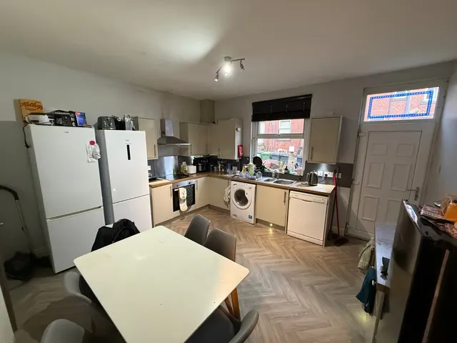 Hessle View, Hyde Park, LS6, photo 3