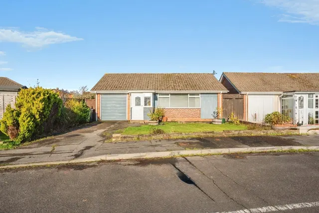 Laurel Road, Waterlooville, PO8, photo 1