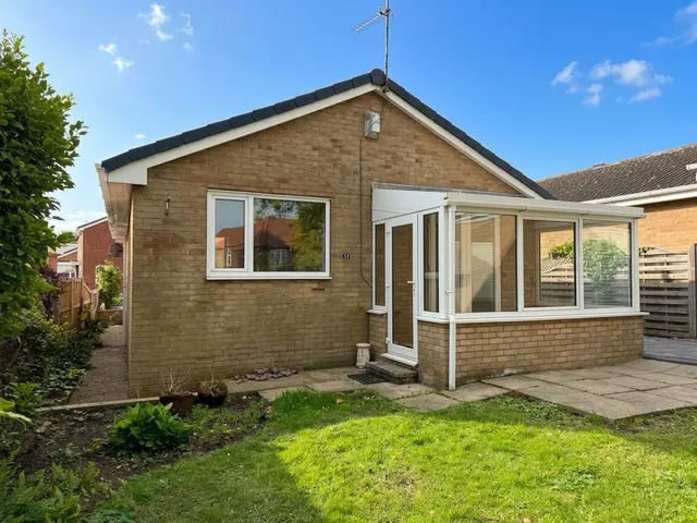 Glenfield Drive, Kirk Ella, photo 1