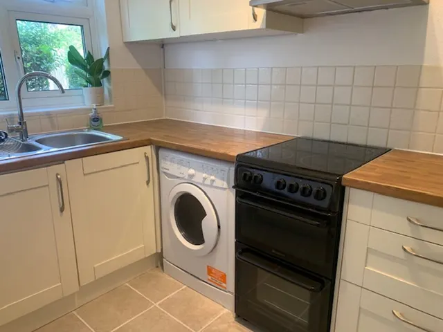 Photo 2 — Tudor Close, East Grinstead, East Grinstead, RH19 4SA