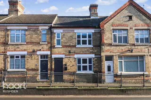 High Street, Higham Ferrers, NN10, photo 1