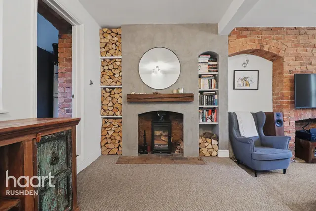 High Street, Higham Ferrers, NN10, photo 2