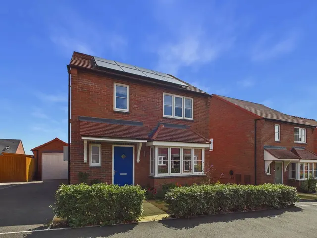 Emes Road, Wingerworth, photo 1