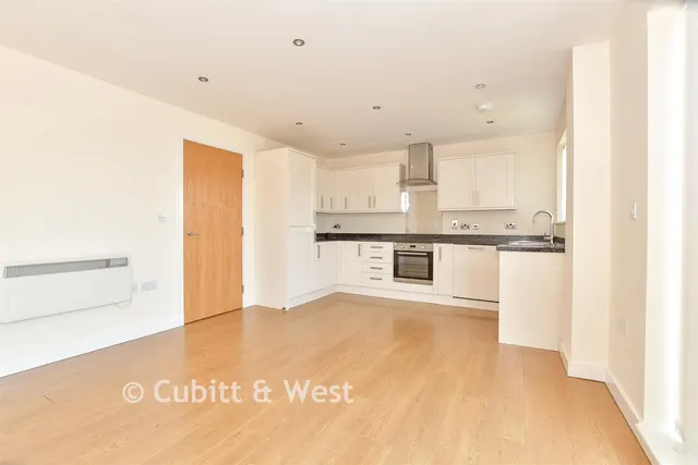 Denne Parade, Horsham, RH12, photo 2