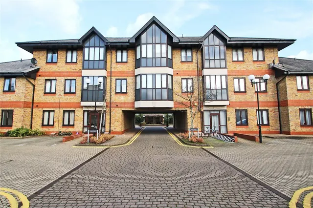 Hanworth Lane, Chertsey, KT16, photo 1