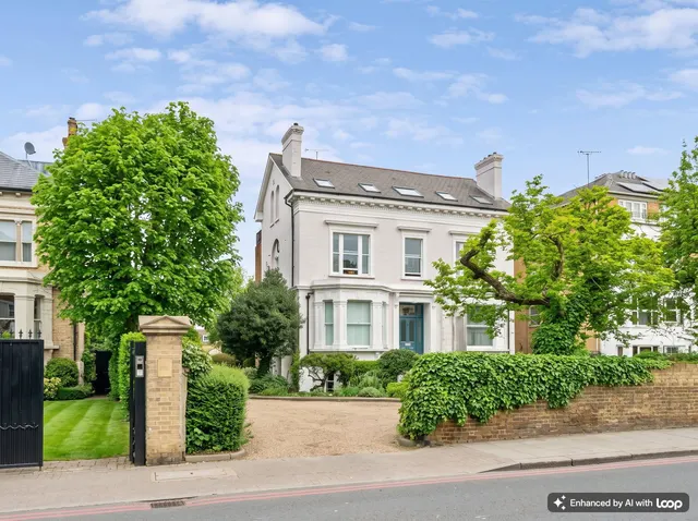 Upper Richmond Road, London, SW15, photo 1