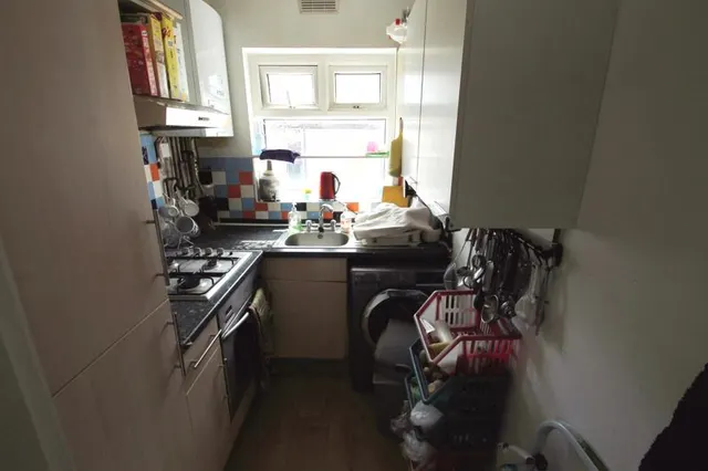 Photo 2 — Mount Pleasant, Wembley