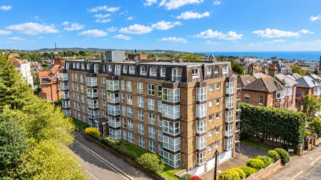 Cumberland Gardens, St. Leonards-On-Sea, photo 1