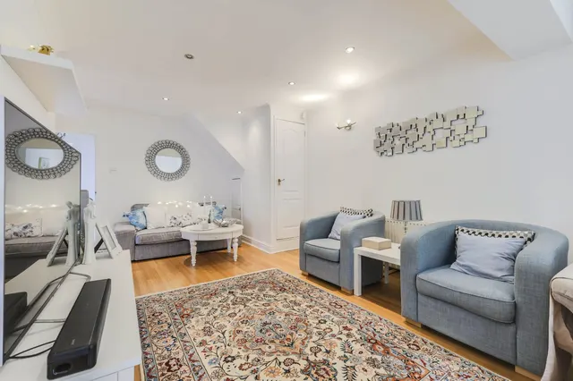 Green Lane, Cookridge, LS16, photo 3