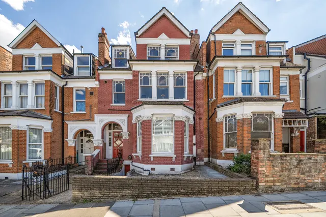 2 bedroom flat — Alexandra Park Road, London, N10