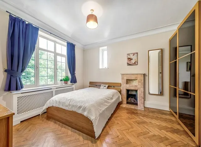 Photo 3 — Muswell Hill Road, Highgate, N6