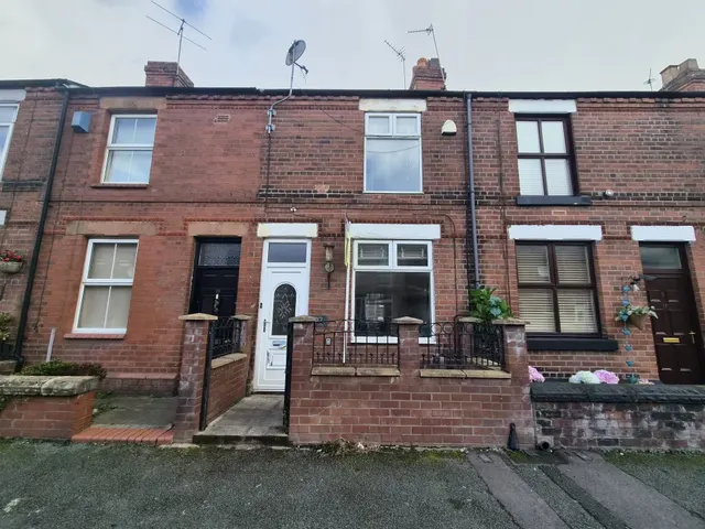 Dalton Bank, Warrington, WA1, photo 1