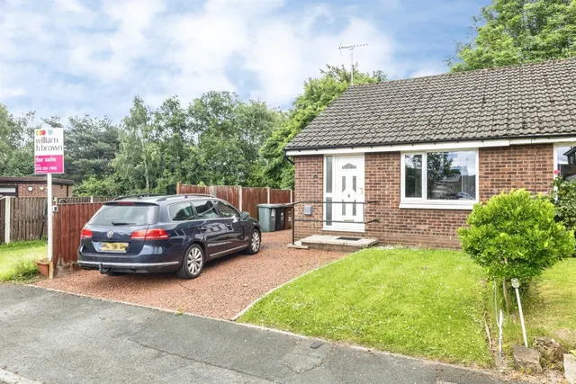 Grange Fields Road, Leeds, LS10, photo 2