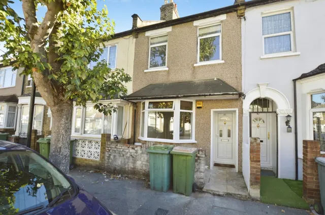 Hollybush Street, London, E13, photo 1