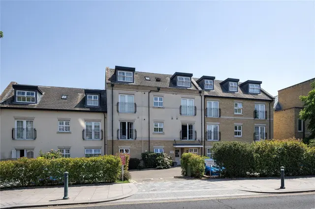 High Street, Hampton Hill, TW12, photo 1