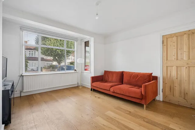 Barrow Point Avenue, Pinner, HA5, photo 3