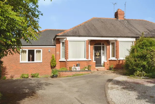 Victoria Road, Beverley, photo 1