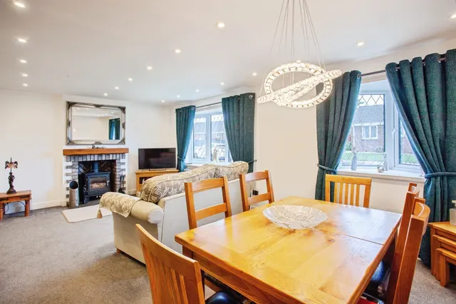 Billingley Drive, Thurnscoe, S63, photo 2