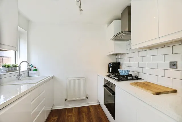 Photo 3 — Wistaston Avenue, Wistaston, Crewe, Cheshire, CW2