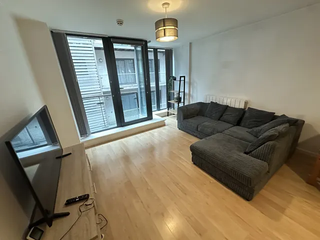 Baltic Square, Shaws Alley, L1, photo 1