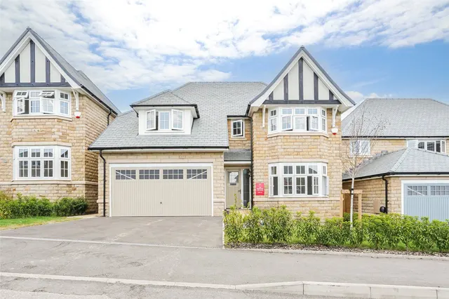 Huddersfield Road, Diggle, OL3, photo 1