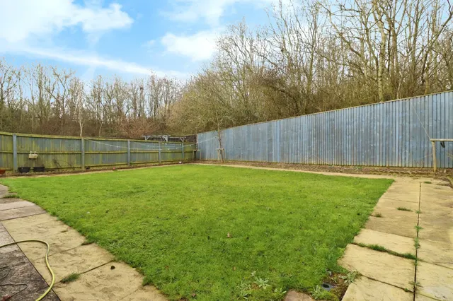 Photo 2 — Thompson Way, Rothwell, Kettering