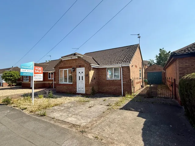 Aldergrove Crescent, Lincoln, LN6, photo 1