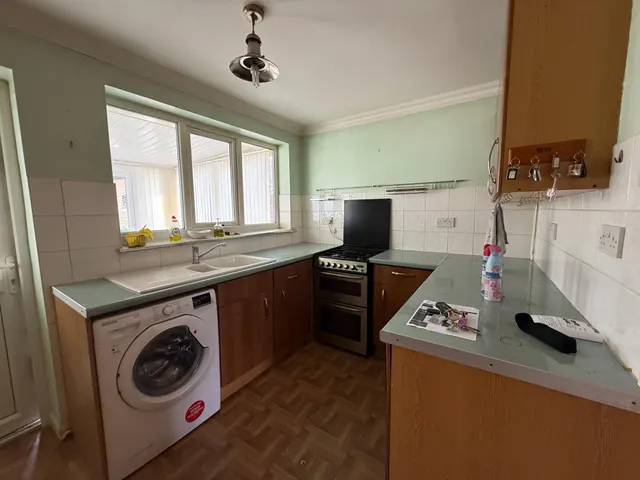 Aldergrove Crescent, Lincoln, LN6, photo 3