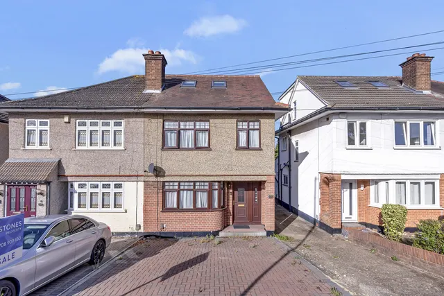 Clockhouse Lane, Romford, RM5, photo 1