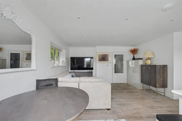 Mannion Crescent, Sawley, NG10, photo 3