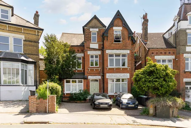 Birdhurst Rise, South Croydon CR2 7EJ, photo 1