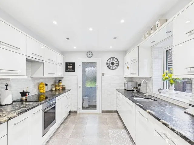 Acklam Road, Middlesbrough, TS5, photo 2