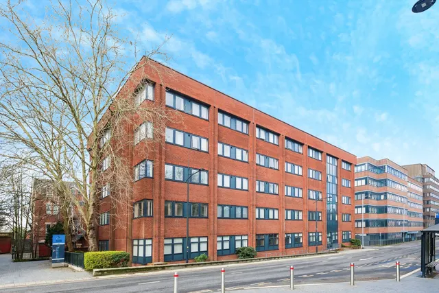 Farnsby Street, Swindon, Wiltshire, SN1, photo 1
