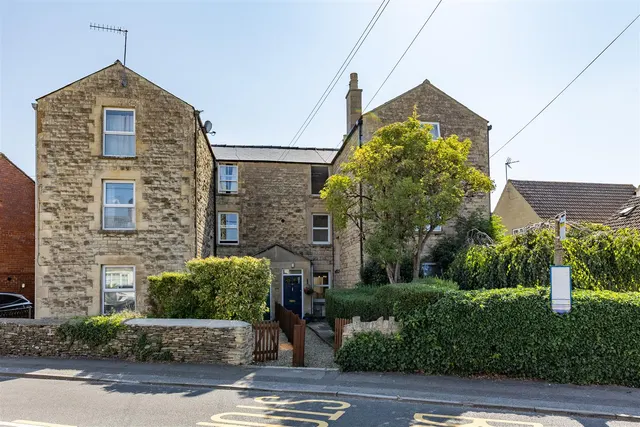 4 bedroom house, Ashton Road, Siddington, GL7