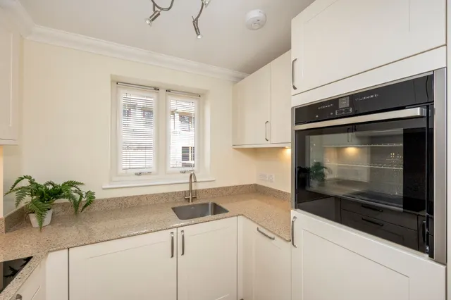 Bolnore Road, Fleur De Lis, RH16, photo 3