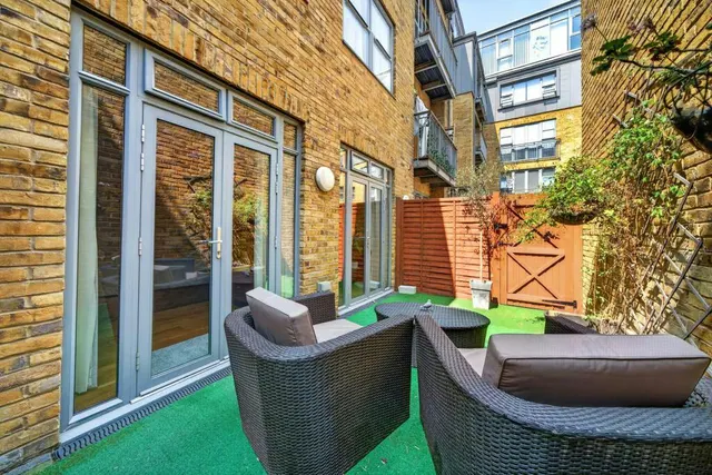 Photo 3 — Corben Mews, London, SW8