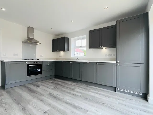Photo 2 — The Barlow, Lindofen View, Habrough Road, Immingham