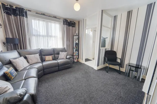 Arthur Street, Ammanford, SA18, photo 2
